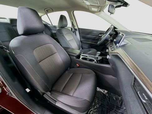 Used 2024 Nissan Altima 2.5 SV image 29