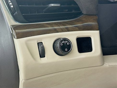 Used 2019 Cadillac Escalade Luxury image 10