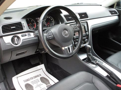Used 2012 Volkswagen Passat TDI SE image 6
