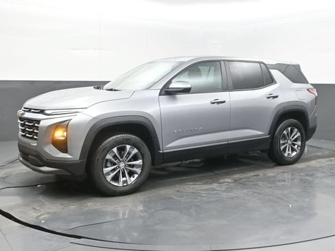 Used 2026 Chevrolet Equinox LT FWD image 5
