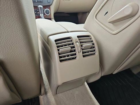 Used 2011 Mercedes-Benz C 300 Sport image 17