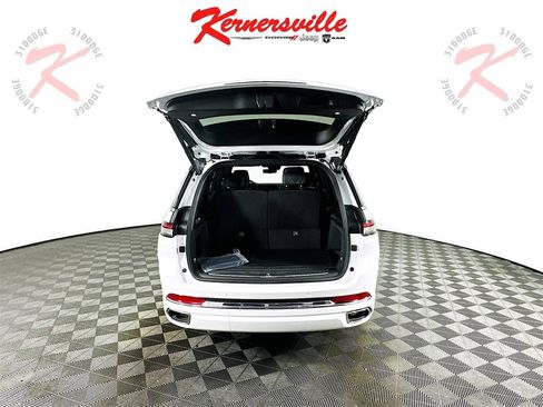 New 2025 Jeep Grand Cherokee L Overland image 16