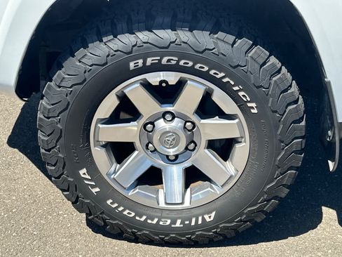 Used 2016 Toyota 4Runner Trail Premium AWD/4WD image 10