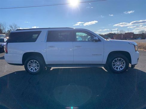 Used 2017 GMC Yukon XL SLE w/ HD Trailering Package image 3