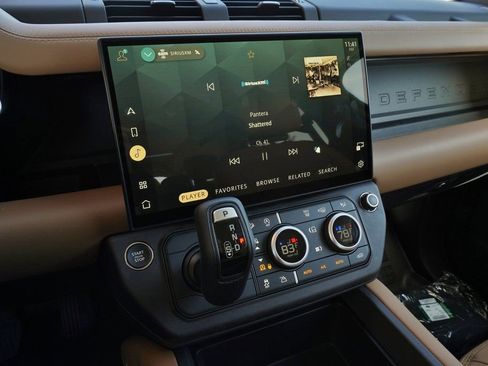 New 2026 Land Rover Defender 130 X-Dynamic SE AWD/4WD image 20