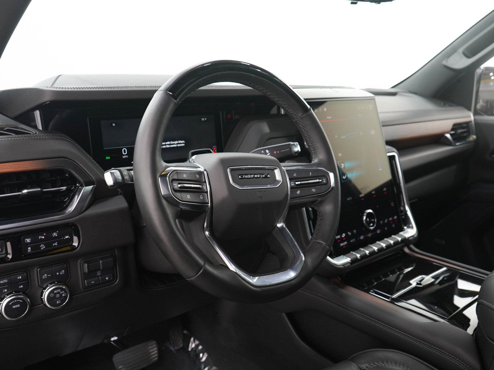 Used 2025 GMC Yukon Denali w/ Denali Reserve Package AWD/4WD image 27