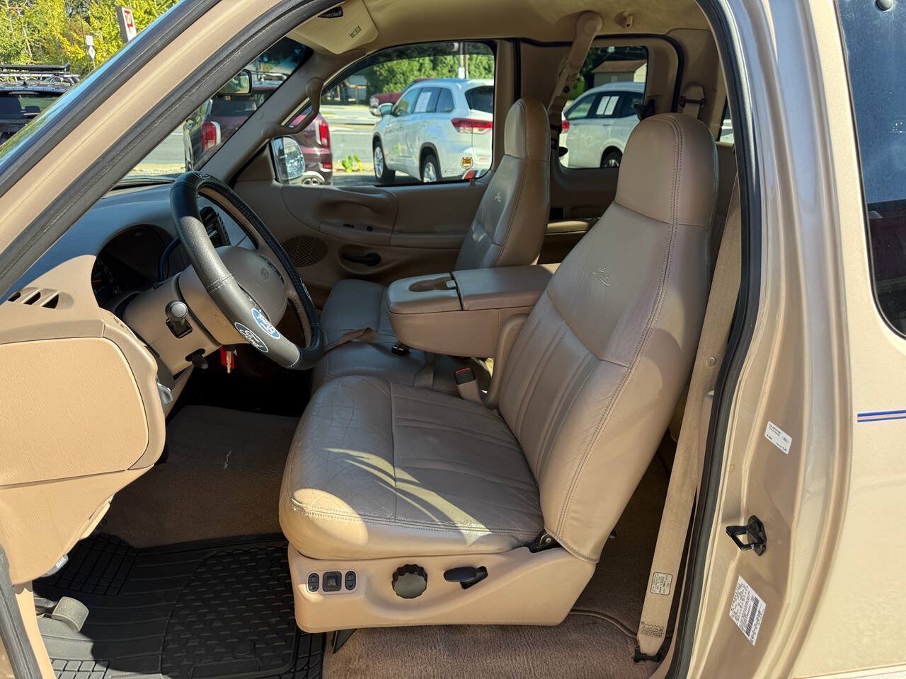 Used 1998 Ford F150 Lariat RWD image 4