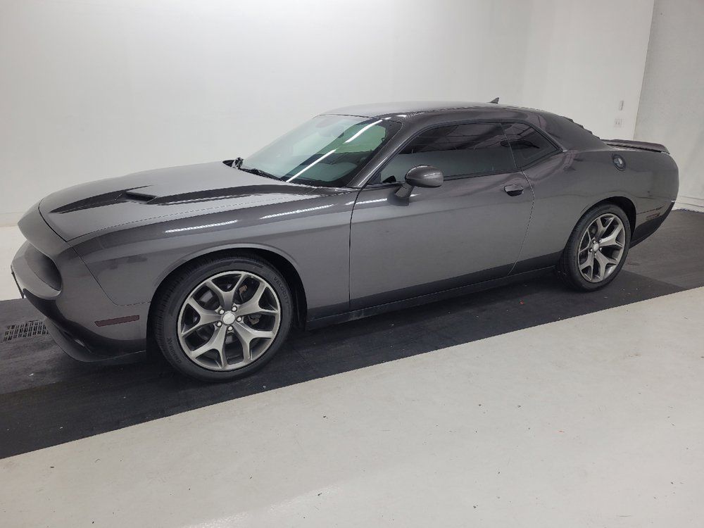 Used 2016 Dodge Challenger SXT w/ Sound Group RWD image 2