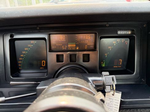 Used 1987 Chevrolet Corvette Coupe RWD image 19