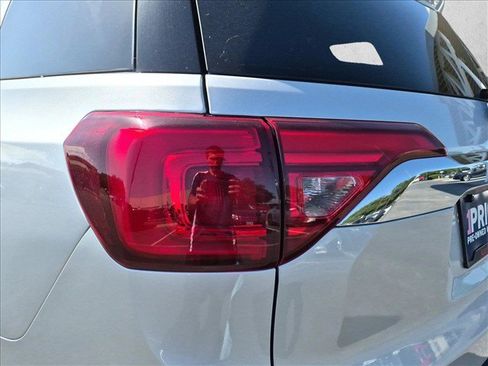 Used 2019 GMC Acadia SLE w/ Driver Alert Package I FWD image 26