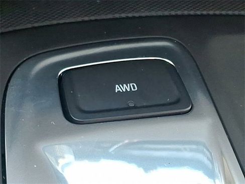 Used 2022 Chevrolet Equinox LS image 17