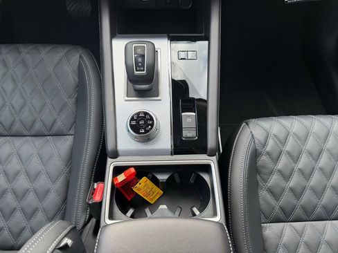 New 2025 Mitsubishi Outlander SEL image 17