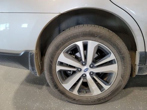 Used 2018 Subaru Outback 3.6R Limited image 8