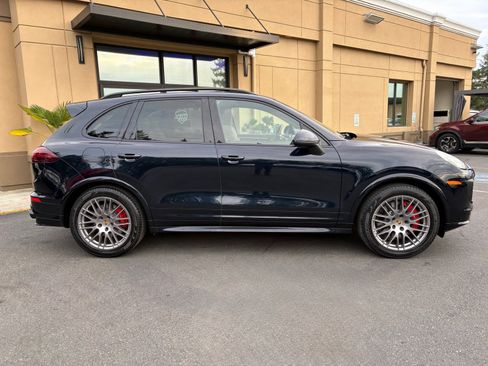 Used 2016 Porsche Cayenne GTS image 2