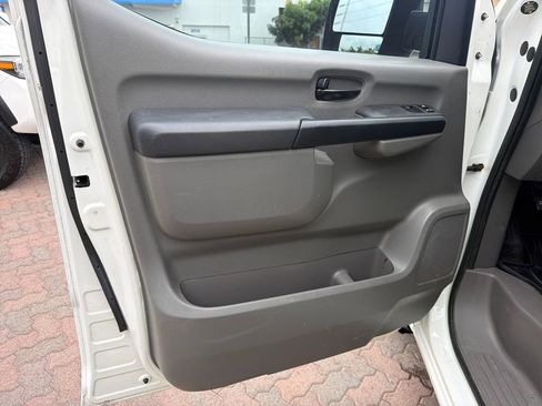Used 2021 Nissan NV 2500 SV image 8