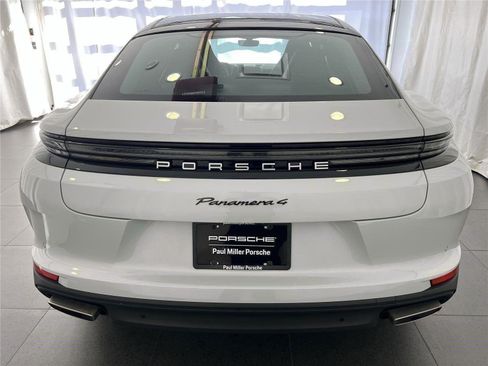 New 2026 Porsche Panamera 4 image 8