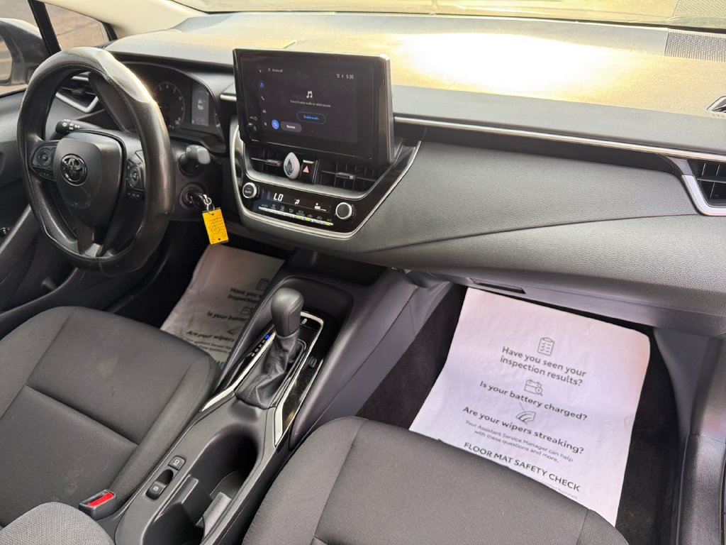 Used 2025 Toyota Corolla LE FWD image 17