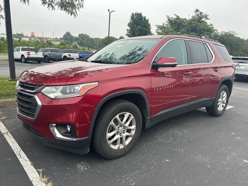 Used 2019 Chevrolet Traverse LT FWD image 3