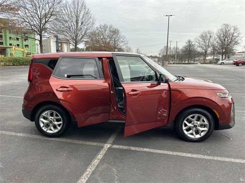 Certified 2022 Kia Soul LX w/ Technology Package image 11