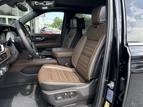 New 2026 GMC Yukon XL Denali Ultimate AWD/4WD image 10
