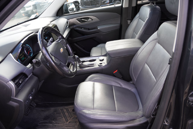 Used 2019 Chevrolet Traverse LT w/ LT Premium Package AWD/4WD image 4