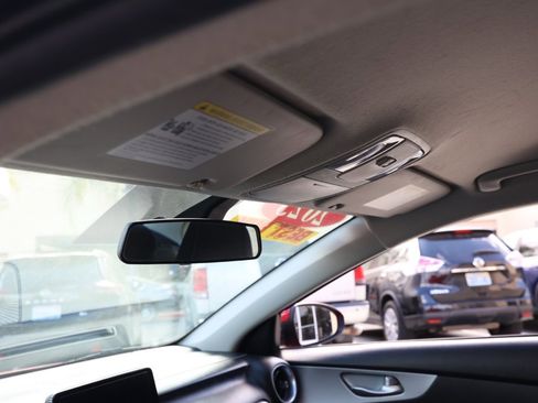 Used 2023 Kia Forte LXS image 13