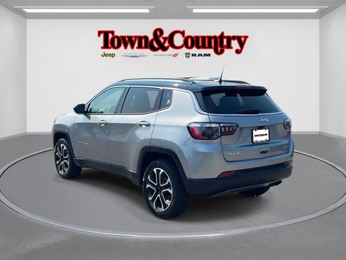 Certified 2022 Jeep Compass Limited w/ Sun and Sound Group AWD/4WD image 7