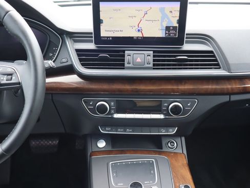 Used 2018 Audi Q5 2.0T Premium AWD/4WD image 11