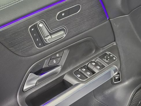 New 2026 Mercedes-Benz GLB 250 4MATIC image 16