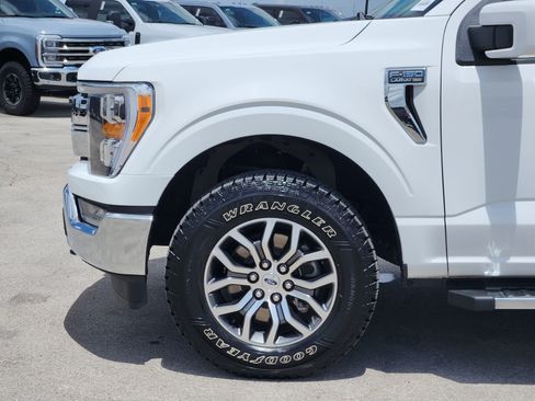 Used 2021 Ford F150 Lariat w/ FX4 Off-Road Package AWD/4WD image 9
