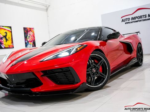 Used 2021 Chevrolet Corvette Stingray Coupe w/ Z51 Performance Package RWD image 39