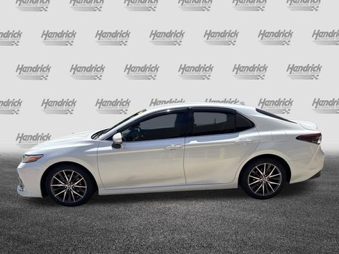 Used 2022 Toyota Camry XLE w/ Navigation Package FWD image 7