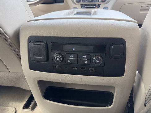 Used 2019 GMC Yukon XL Denali w/ Denali Ultimate Package AWD/4WD image 28