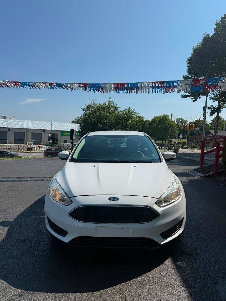 Used 2017 Ford Focus SE FWD image 4