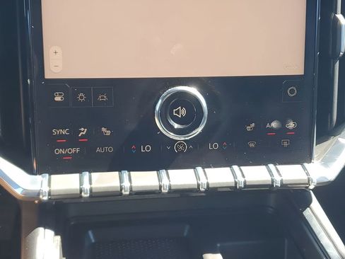 Used 2025 GMC Acadia Elevation image 33