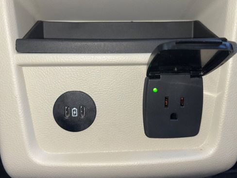 Certified 2022 Ford Edge Titanium w/ Equipment Group 301A image 23