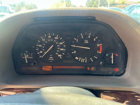 Used 1991 BMW 735iL image 18