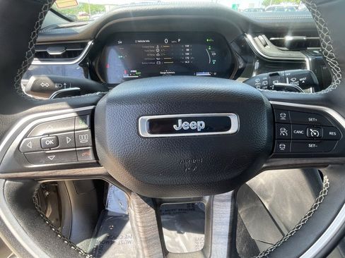 Used 2023 Jeep Grand Cherokee 4WD 4xe image 14