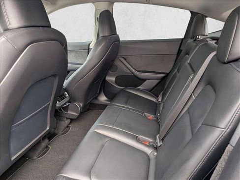 Used 2023 Tesla Model Y Long Range image 19