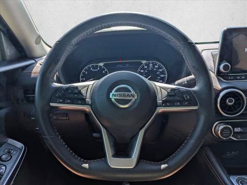 Used 2023 Nissan Sentra SR w/ SR Premium Package FWD image 11