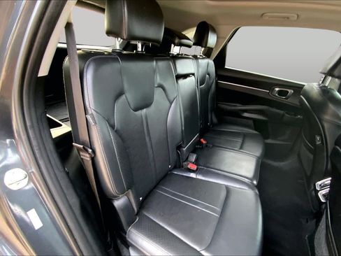 Used 2024 Kia Sorento S w/ Panoramic Sunroof Package FWD image 18