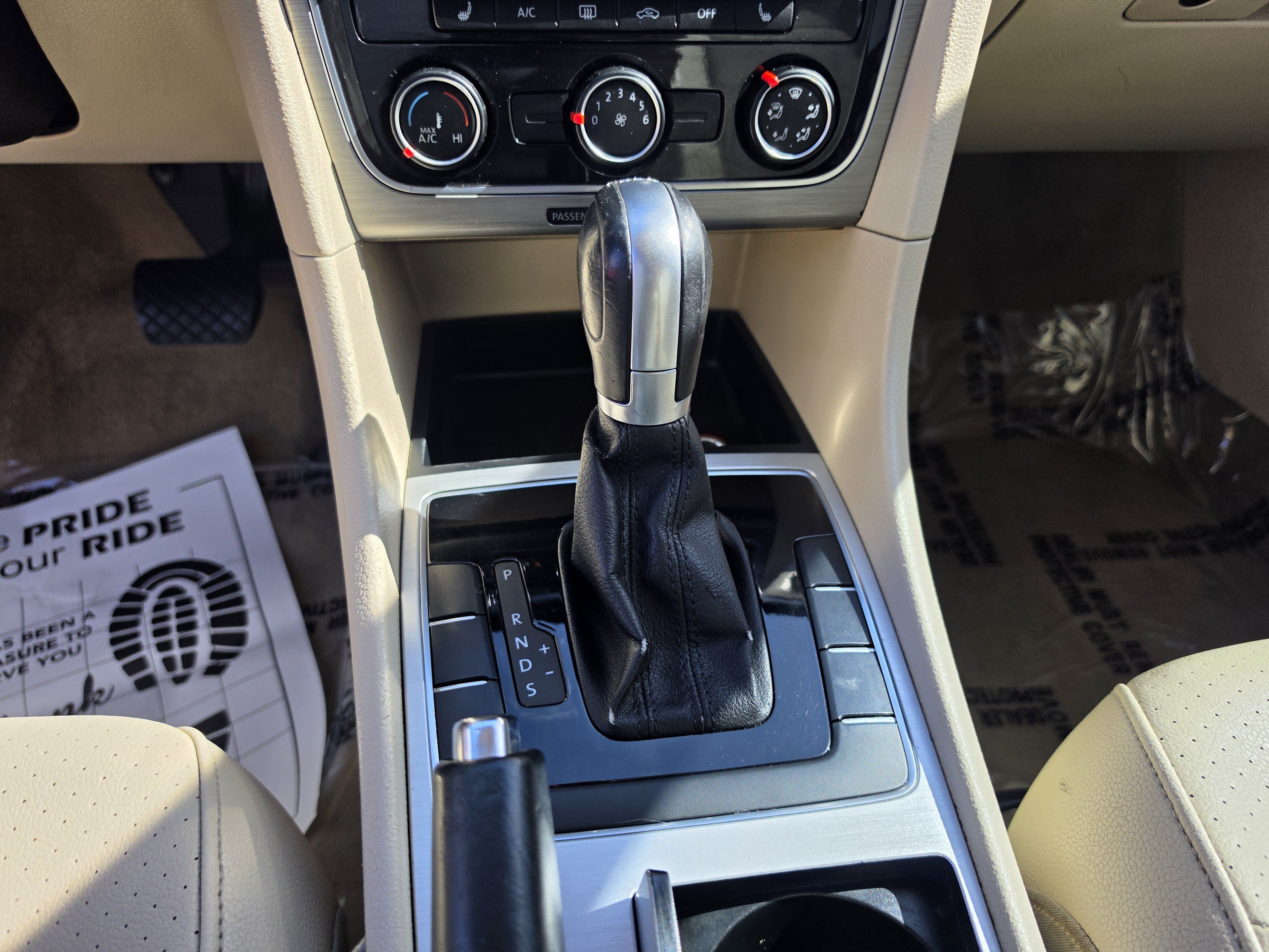 Used 2014 Volkswagen Passat 1.8T Wolfsburg Edition FWD image 15
