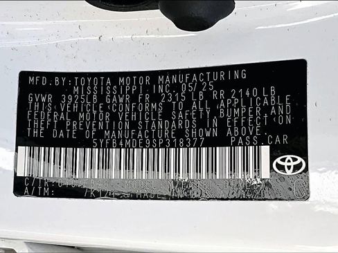 Used 2025 Toyota Corolla LE image 34