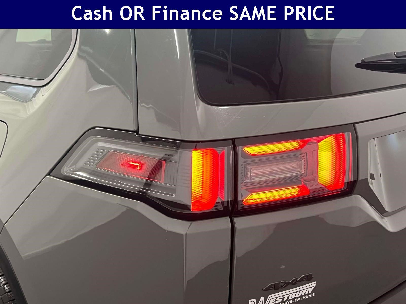Used 2026 Jeep Cherokee Laredo AWD/4WD image 10