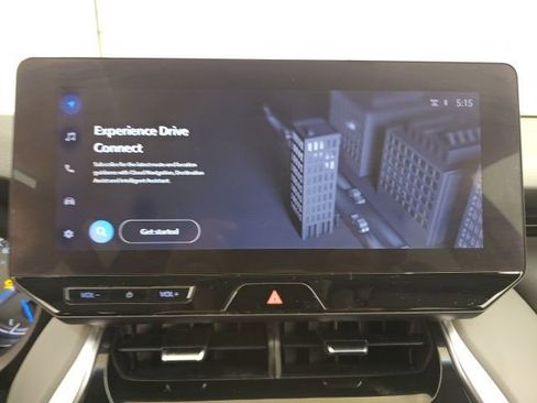 Used 2024 Toyota Venza XLE image 26