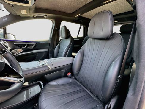 Used 2023 Mercedes-Benz EQS 580 4MATIC SUV w/ Acoustic Comfort Package image 22
