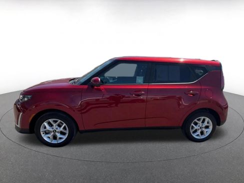 Used 2025 Kia Soul LX w/ LX Technology Package FWD image 9