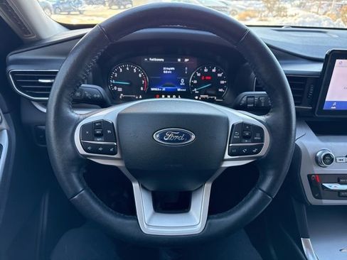 Used 2024 Ford Explorer XLT w/ Equipment Group 202A image 14