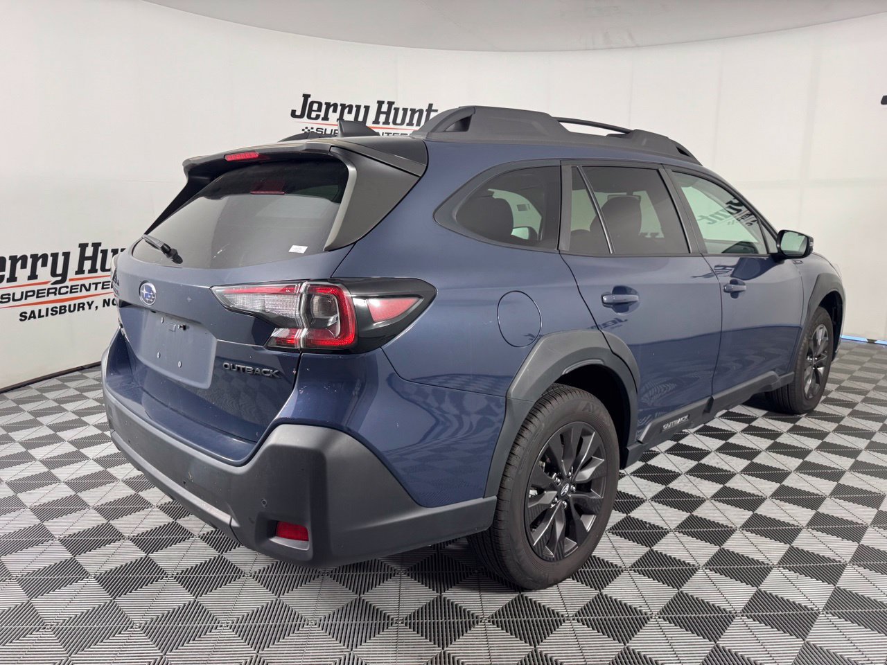 Used 2025 Subaru Outback Onyx Edition AWD/4WD image 7