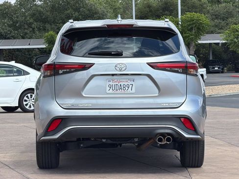 Used 2025 Toyota Highlander XSE AWD/4WD image 5